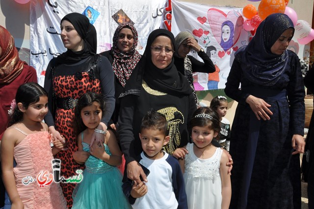 كفرقاسم – فيديو: بساتين الامل, السلام , والمحبة تحتفل بعيد الام على انغام عمو انس وجوقته ..